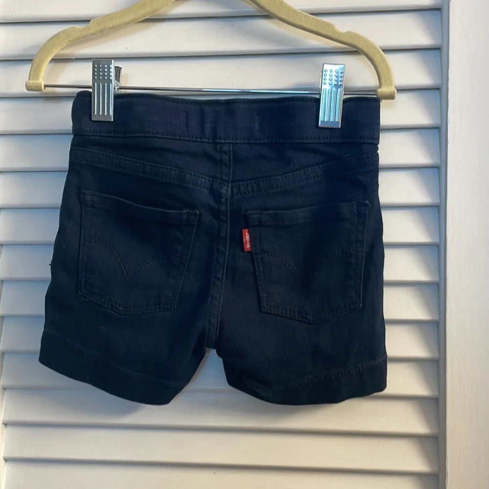 Levis Pull On Shorty Shorts, Size 5. Adjustable waist, back pockets.